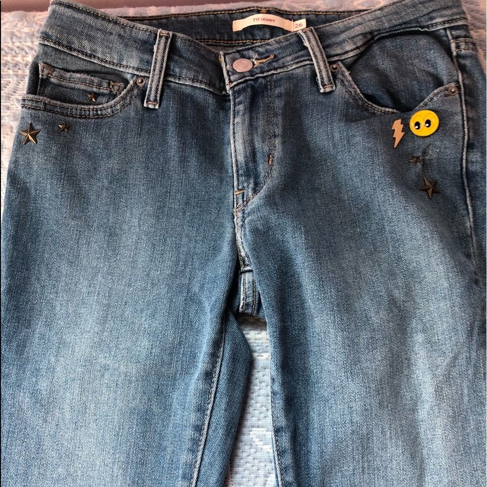 Levi’s skinny jeans. Size women’s W26 L32 Size 26!
